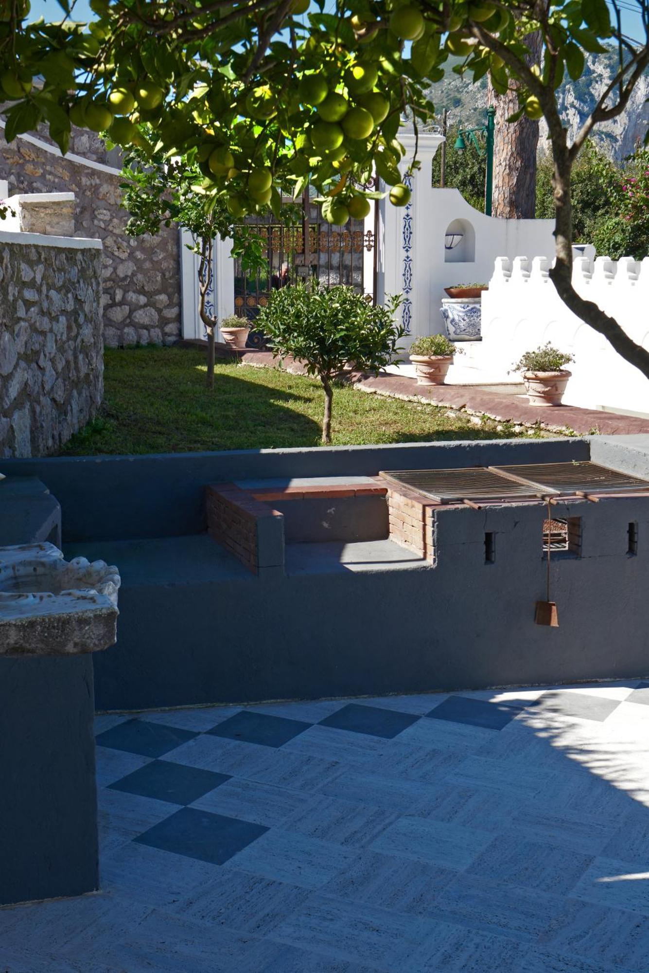 La Casa Dei Merli Капри Екстериор снимка