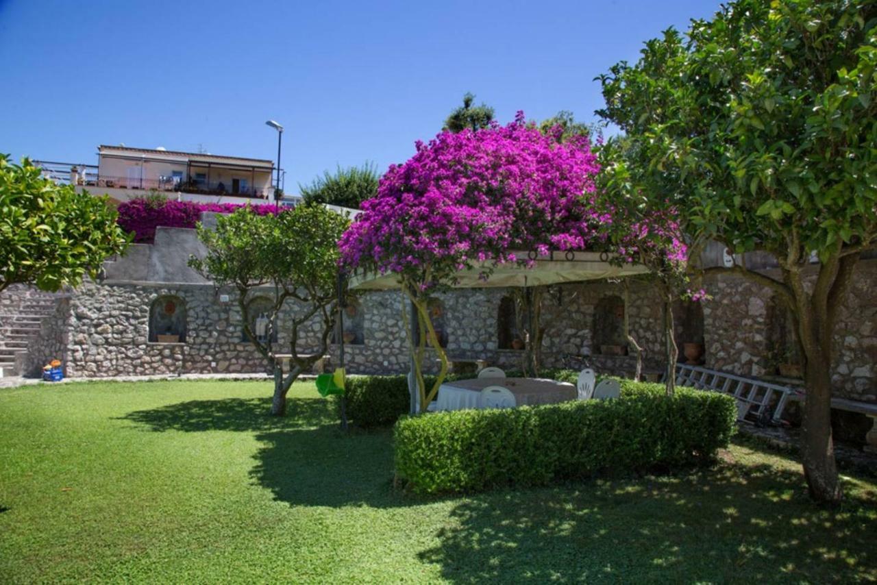 La Casa Dei Merli Капри Екстериор снимка