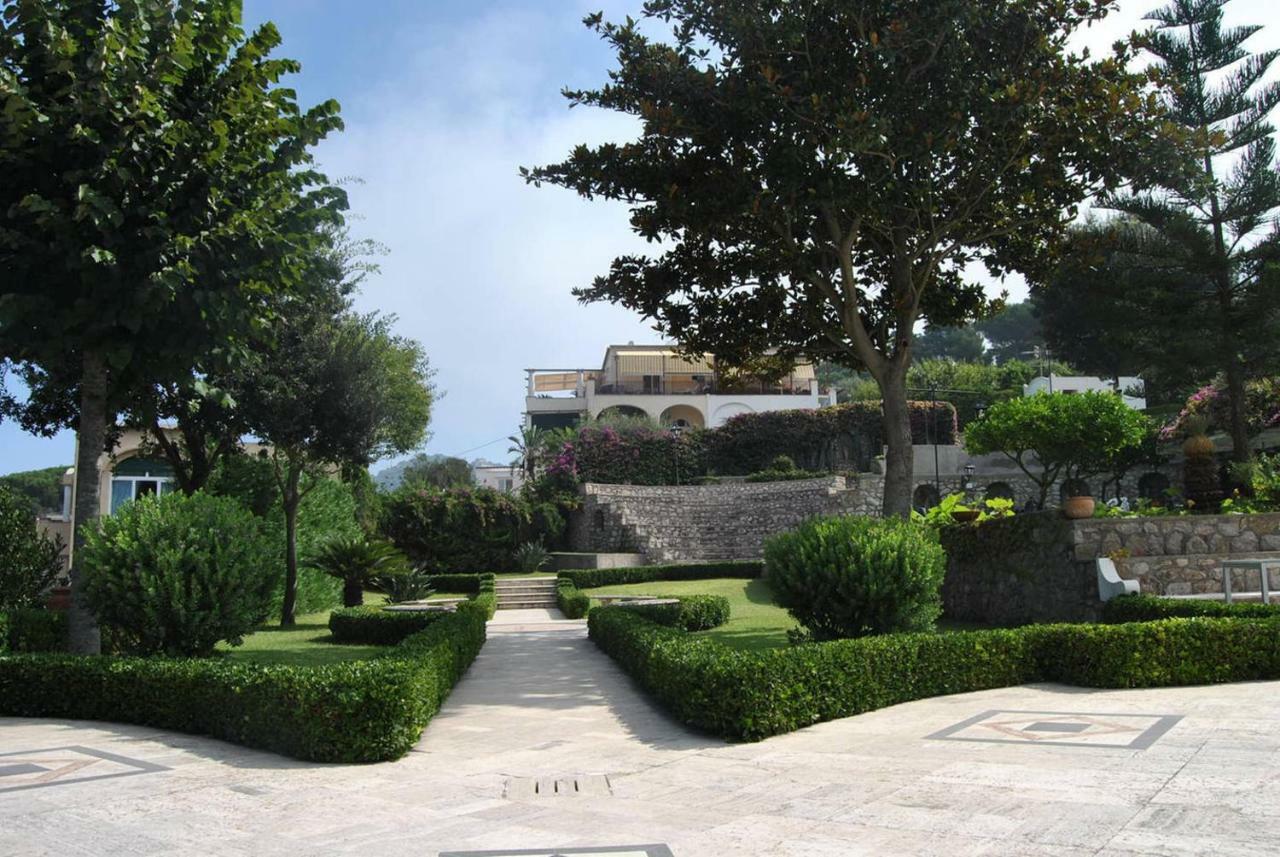 La Casa Dei Merli Капри Екстериор снимка